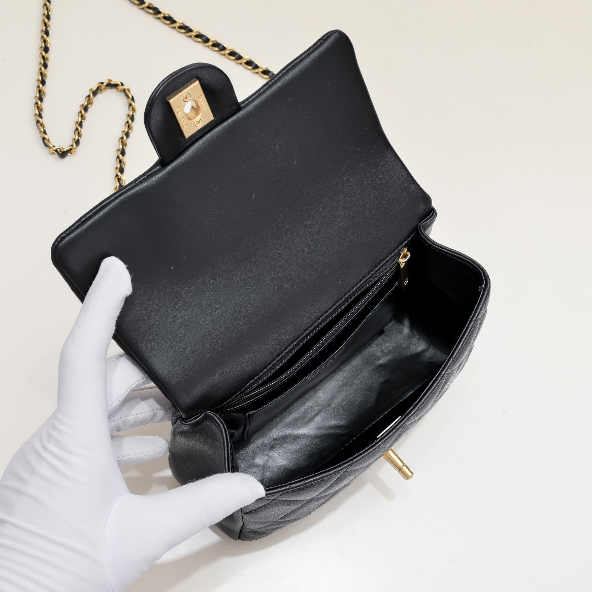 Chanel 24P Pearl Chain Shoulder Bag Handbag