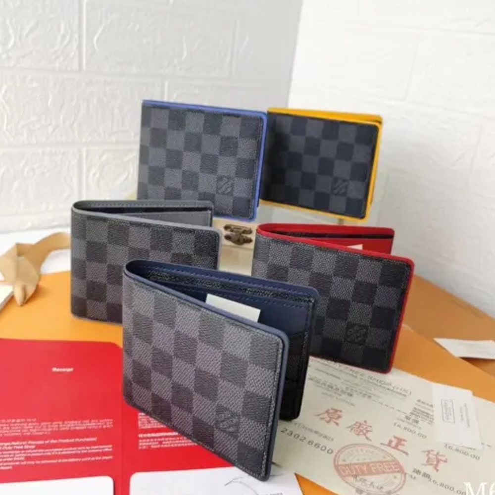 LV Wallet M63260 LM06 12cm