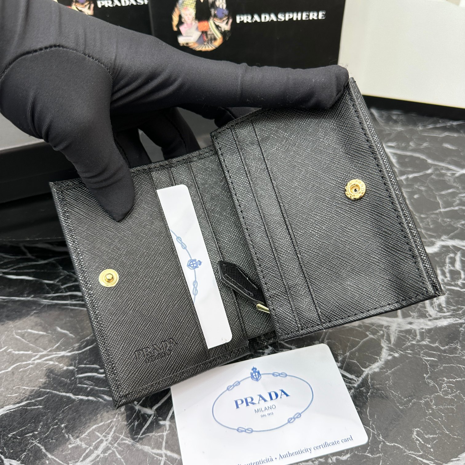 Prada Wallet 209 LM06 10cm