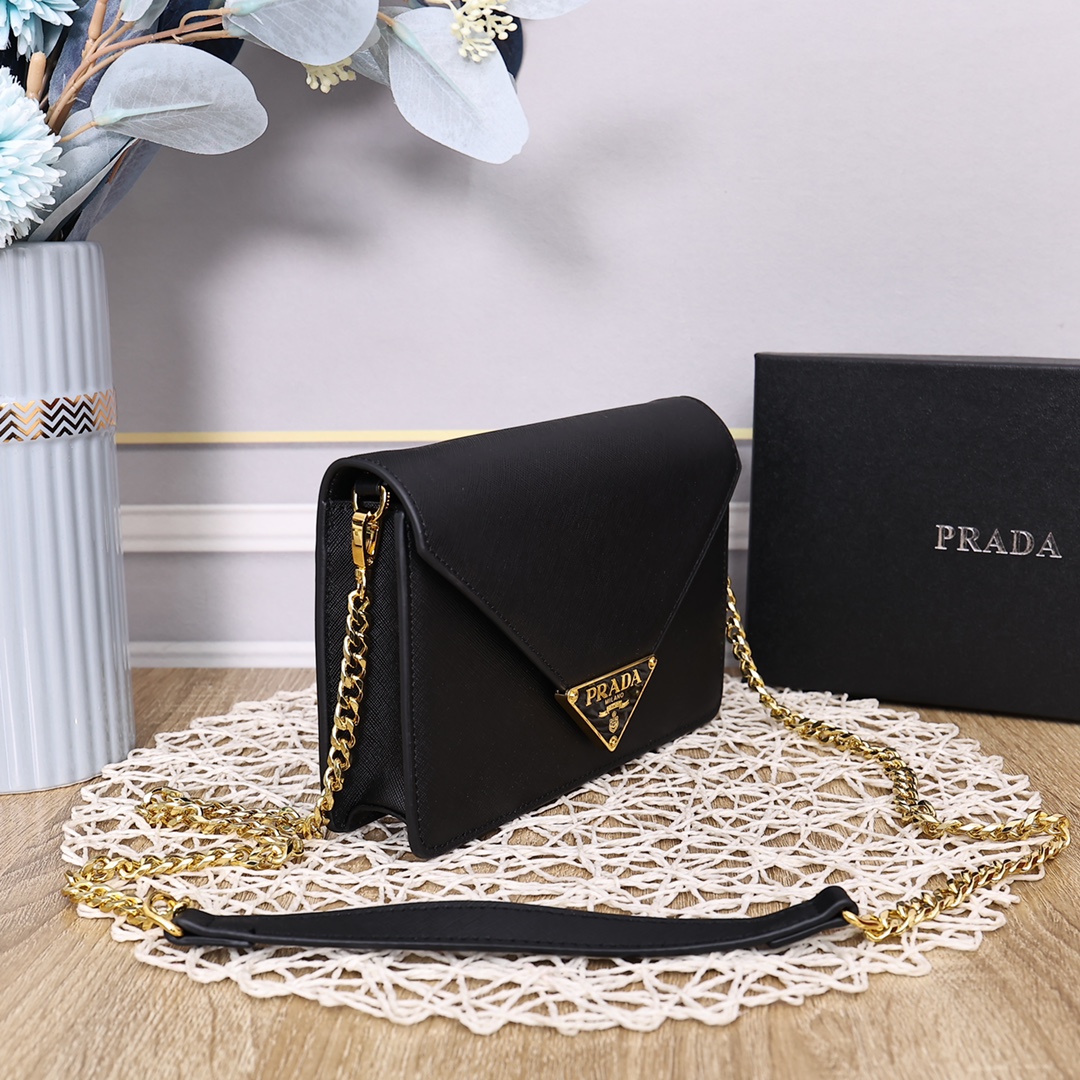 Prada0836 22PJ551