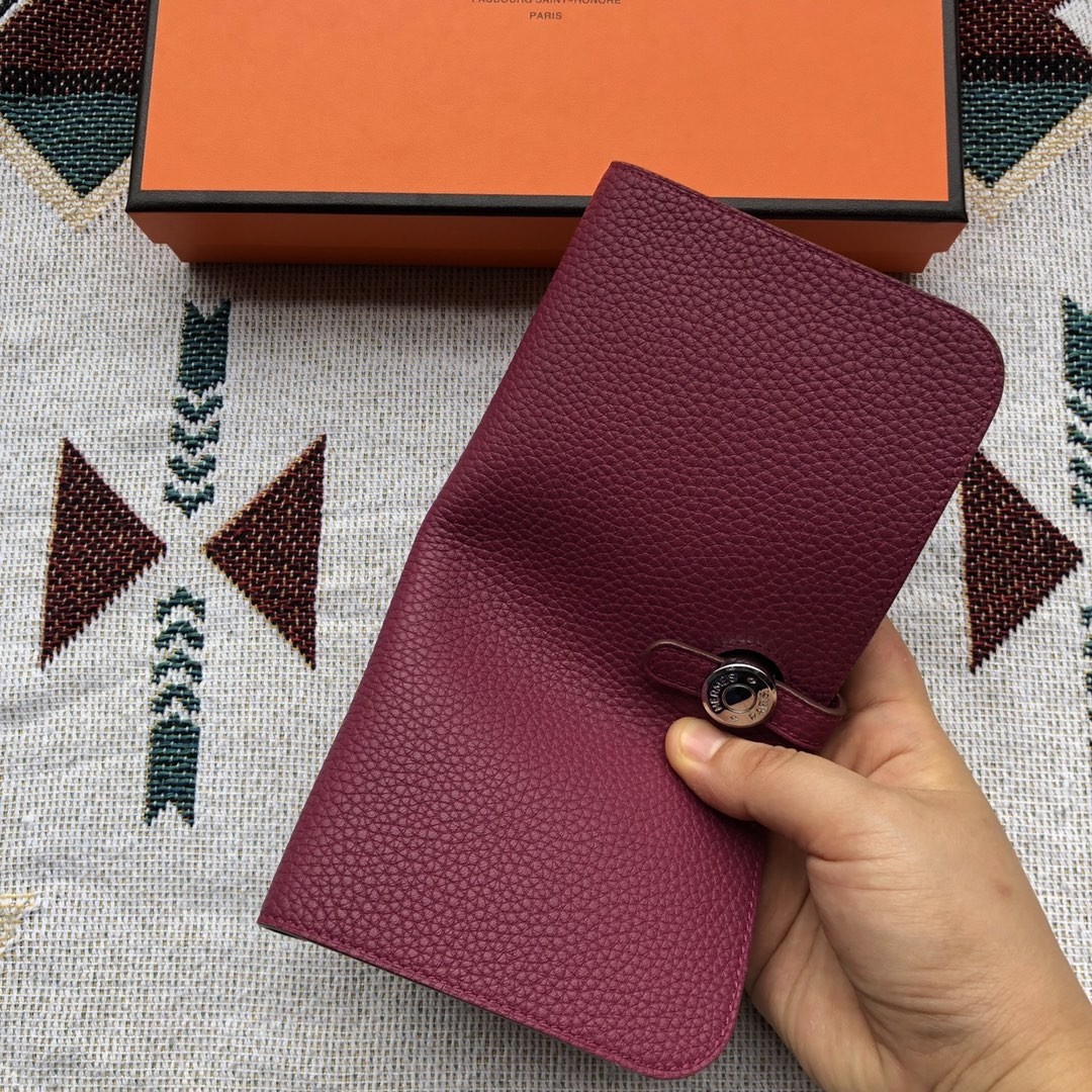 Hermes Dogon Compact Wallet Medium Peach