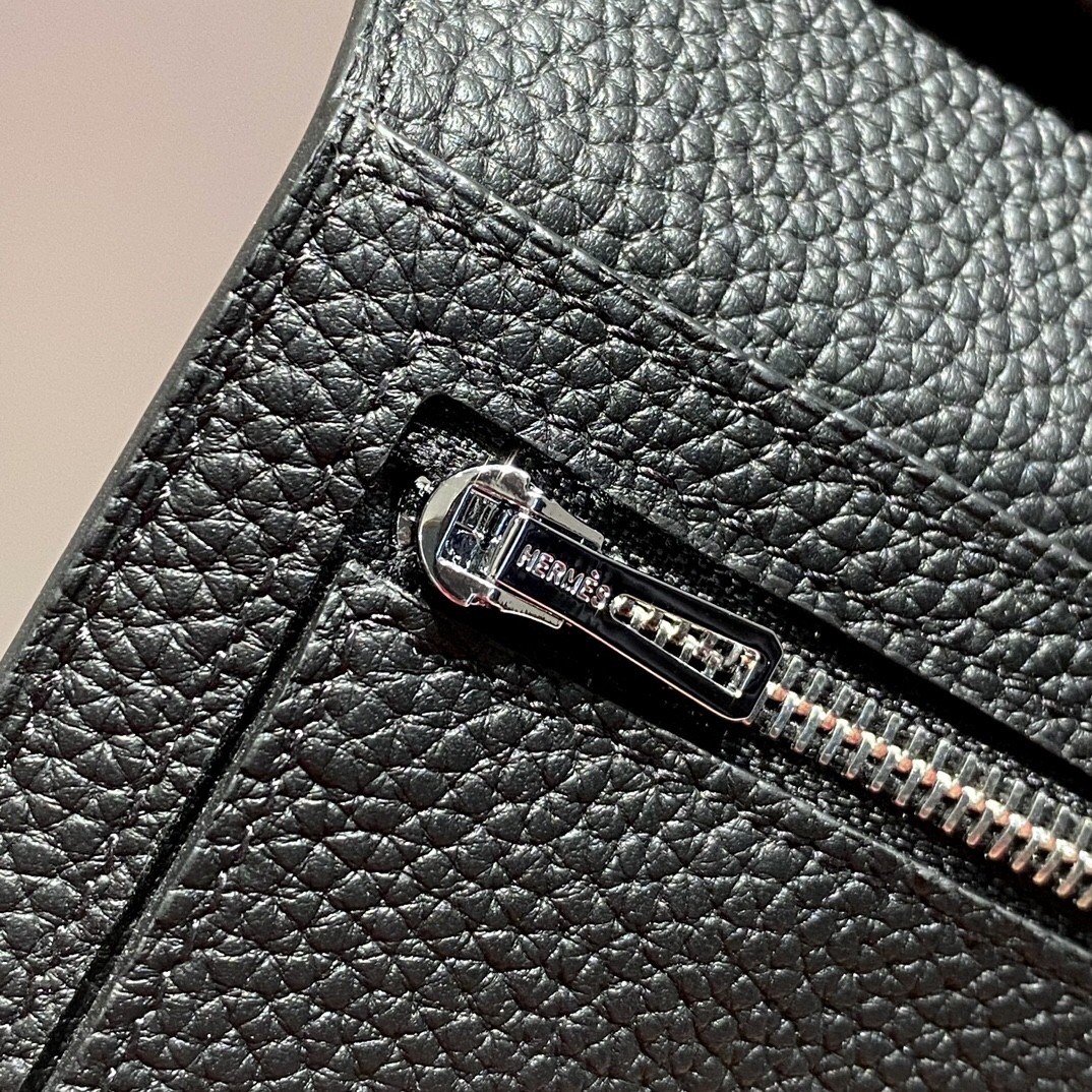 Hermes Bearn Bifold Wallet Togo Leather Black