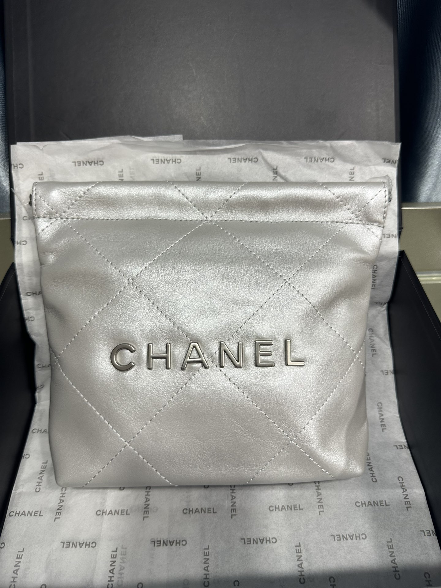 Chanel 23S bag 8801mini LM051 19cm