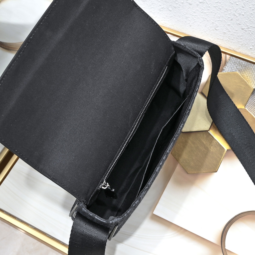 Dior Messenger Bag 4401 LM081 23cm