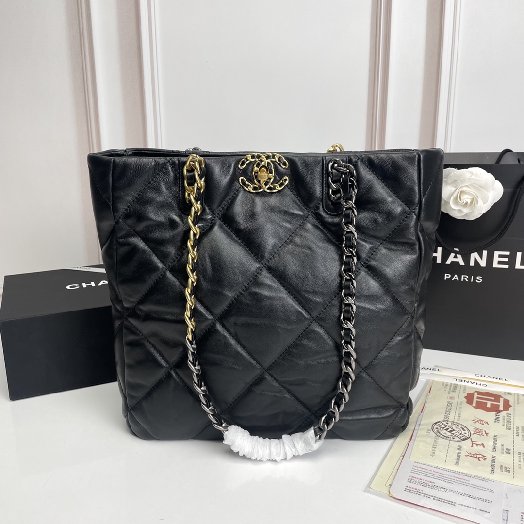 CHANEL 19 SHOPPING BAG