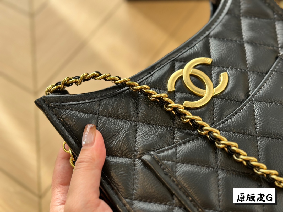 Chanel Chain Bag 010 DB512 23cm