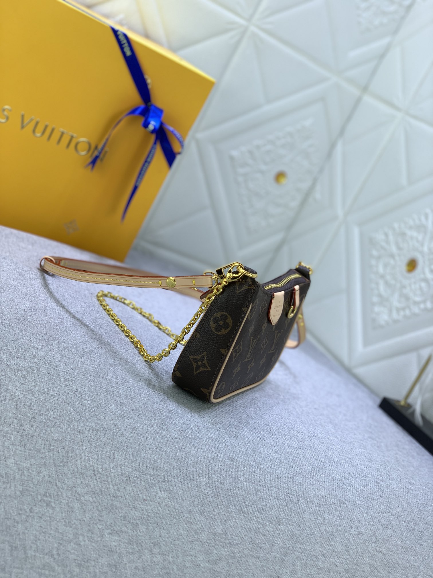 LV Easy Pouch On Strap Brown M80349 MQ051 19cm