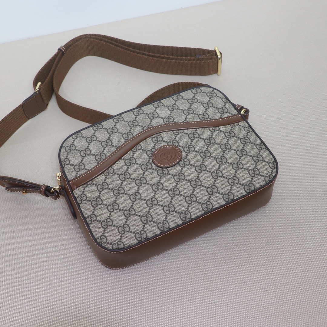 Messenger bag with Interlocking G 675891