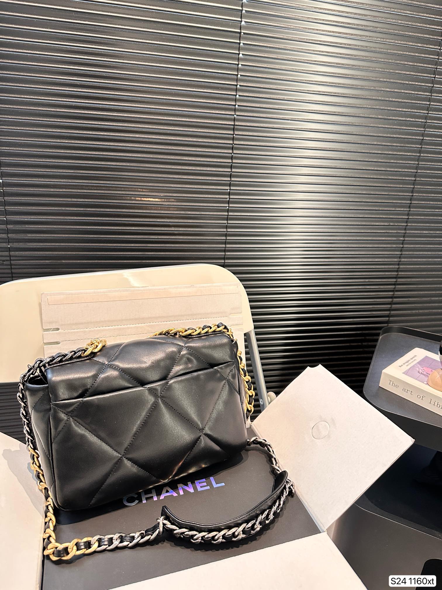 Chanel Shoulder Bag 1160 LLS581 25cm