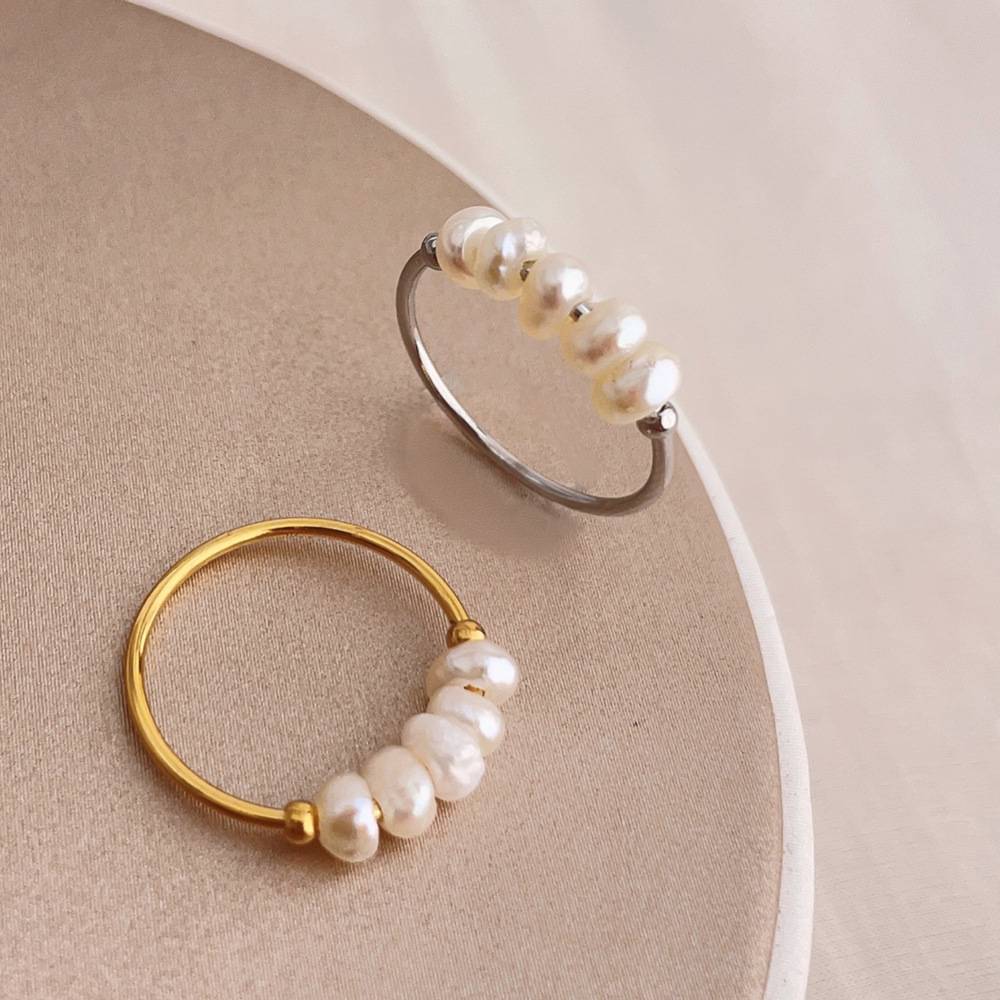 Mini Pearl Ring