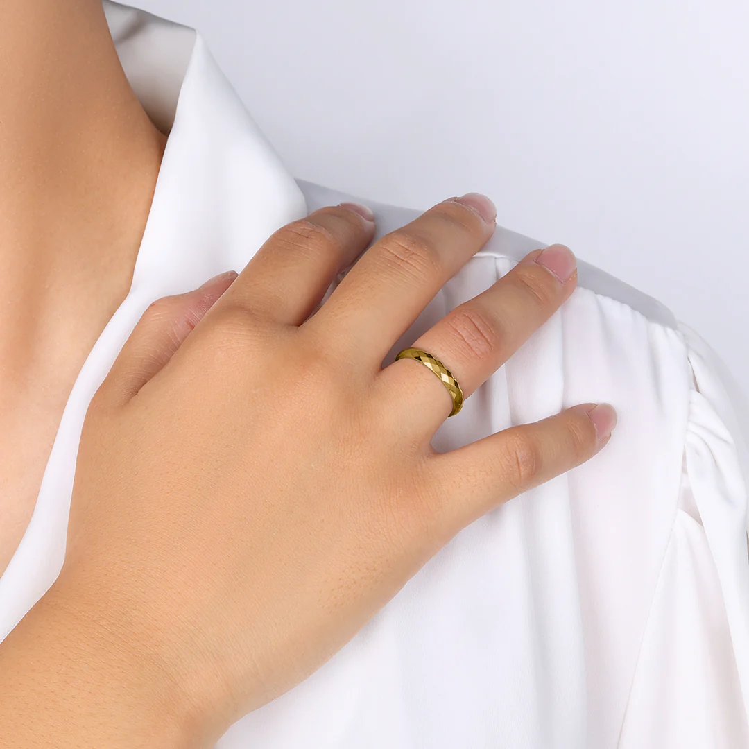 Delicate Hammered Band