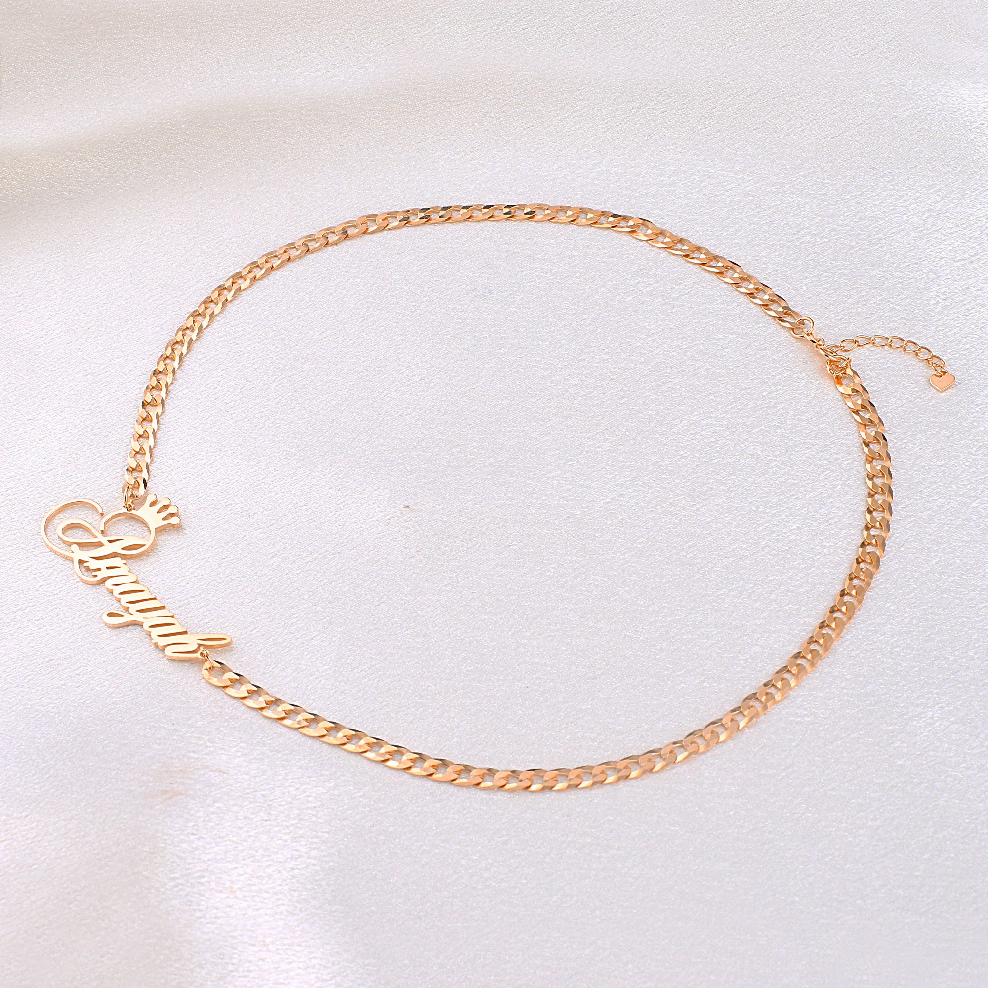 The Queen Name Necklace