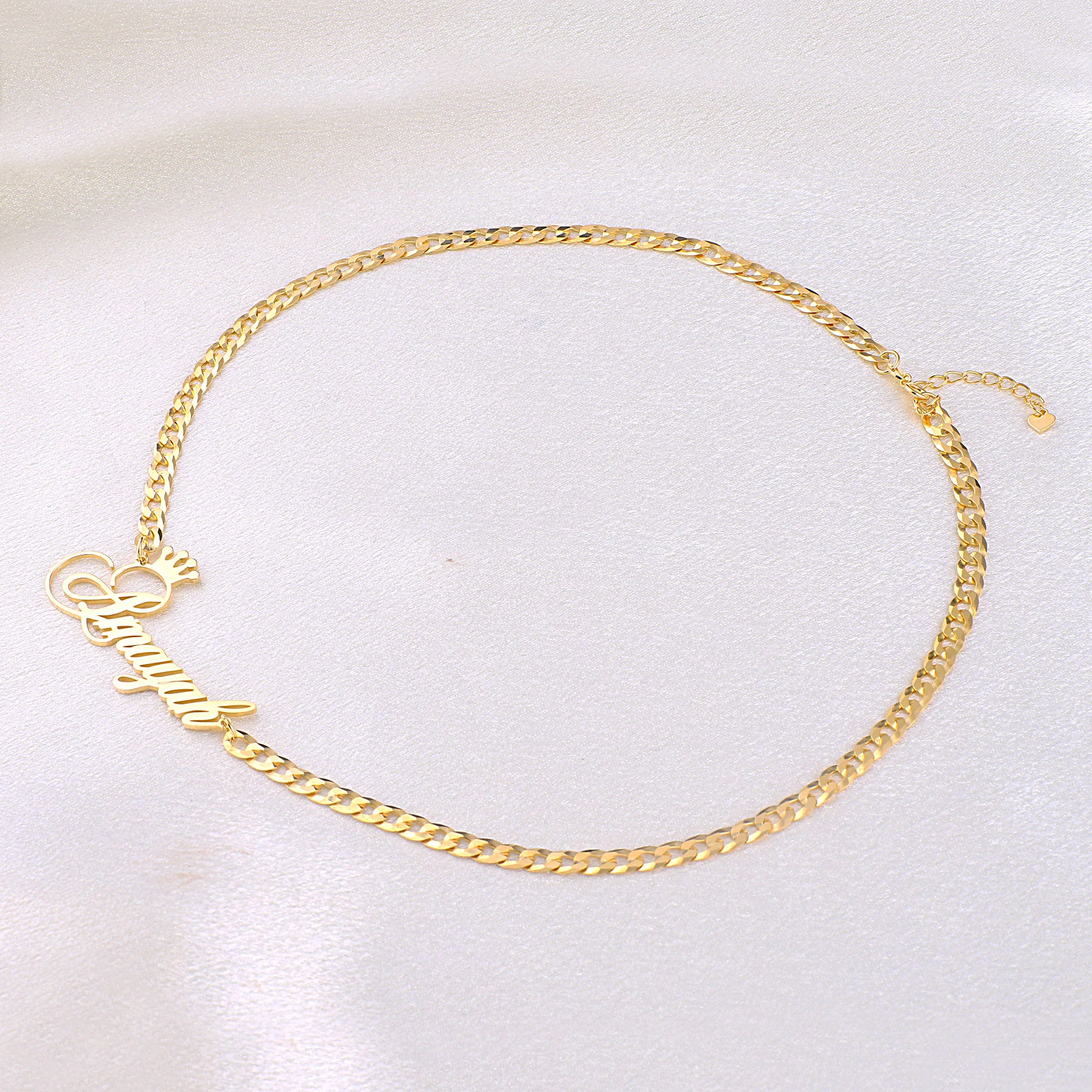 The Queen Name Necklace