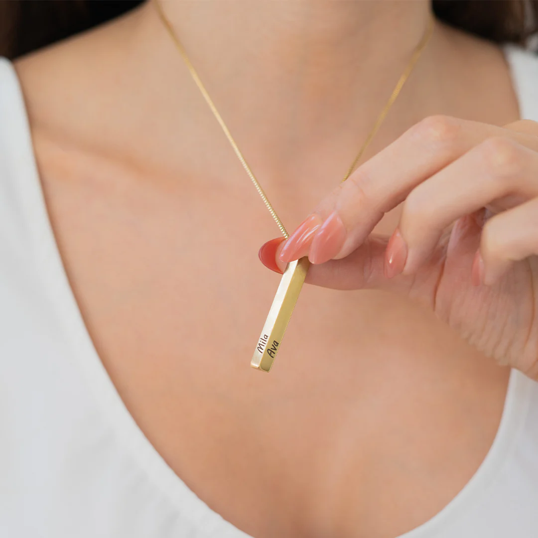 Muse Pillar Bar Necklace