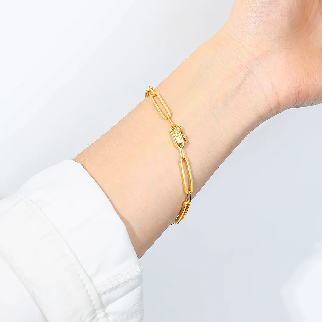 Pave Diamond Paperclip Bracelet