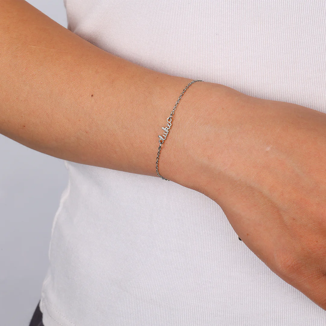 Stella Dainty Name Bracelet