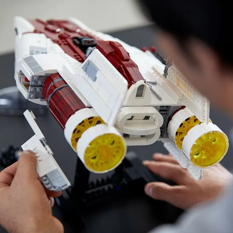 - 75275 A-WING STARFIGHTER