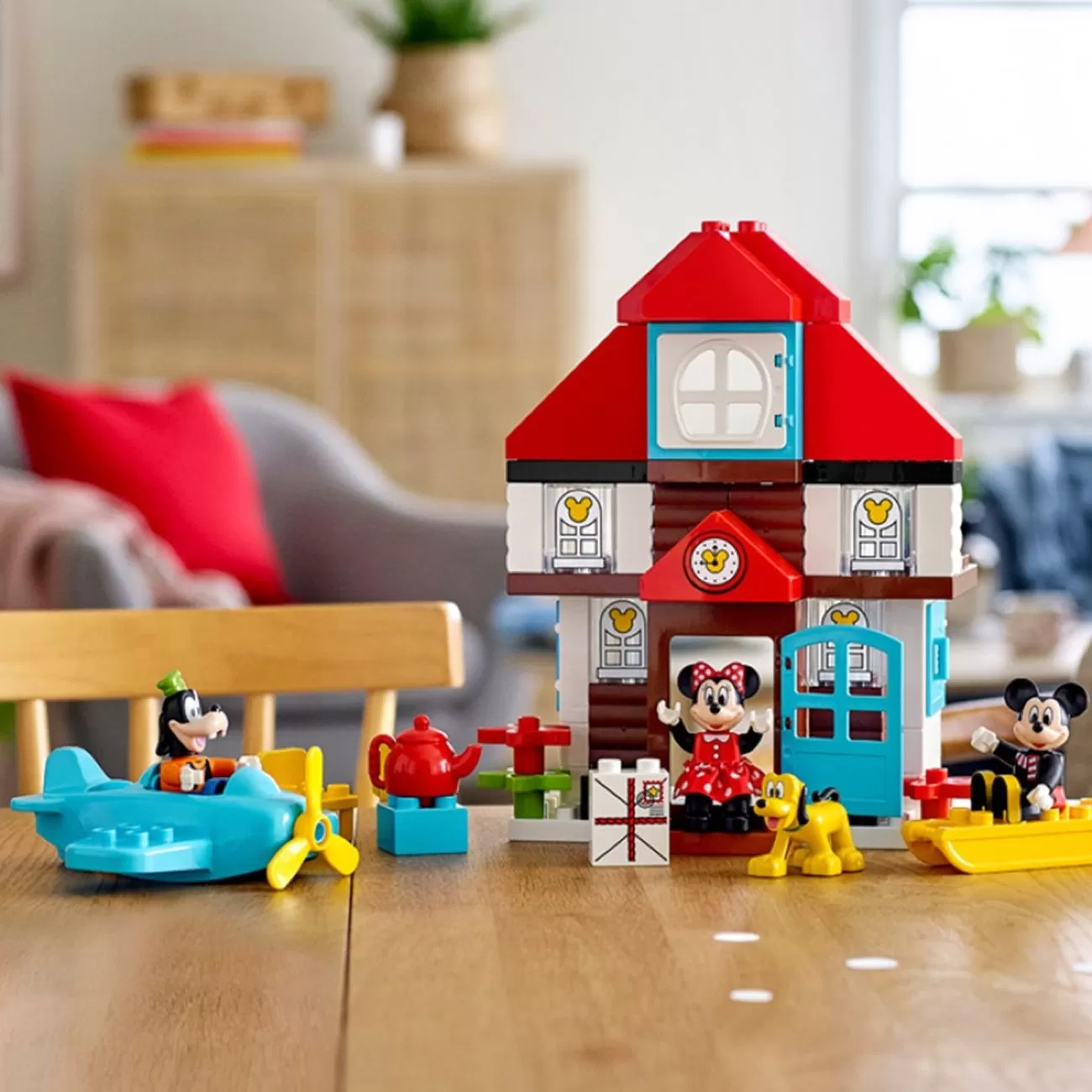 - 10889 DUPLO MICKEYS VACATION HOUSE