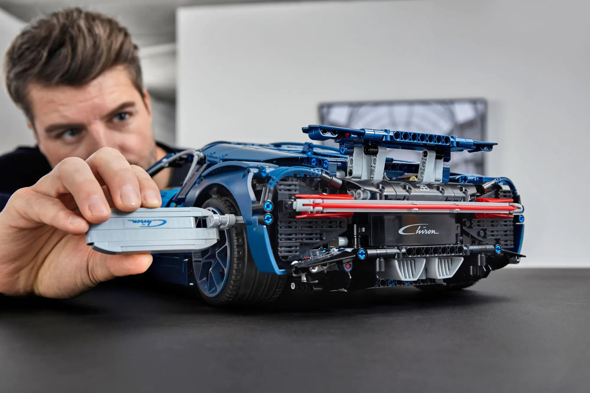 Bugatti Chiron 42083