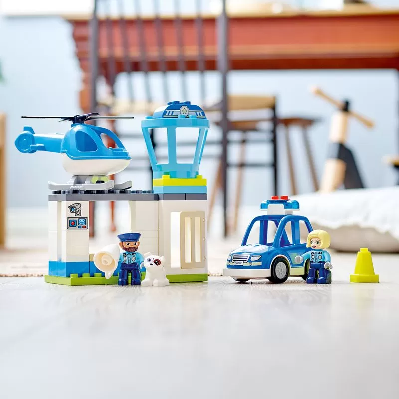 - 10959 DUPLO POLICE STATION & HELICOPTER