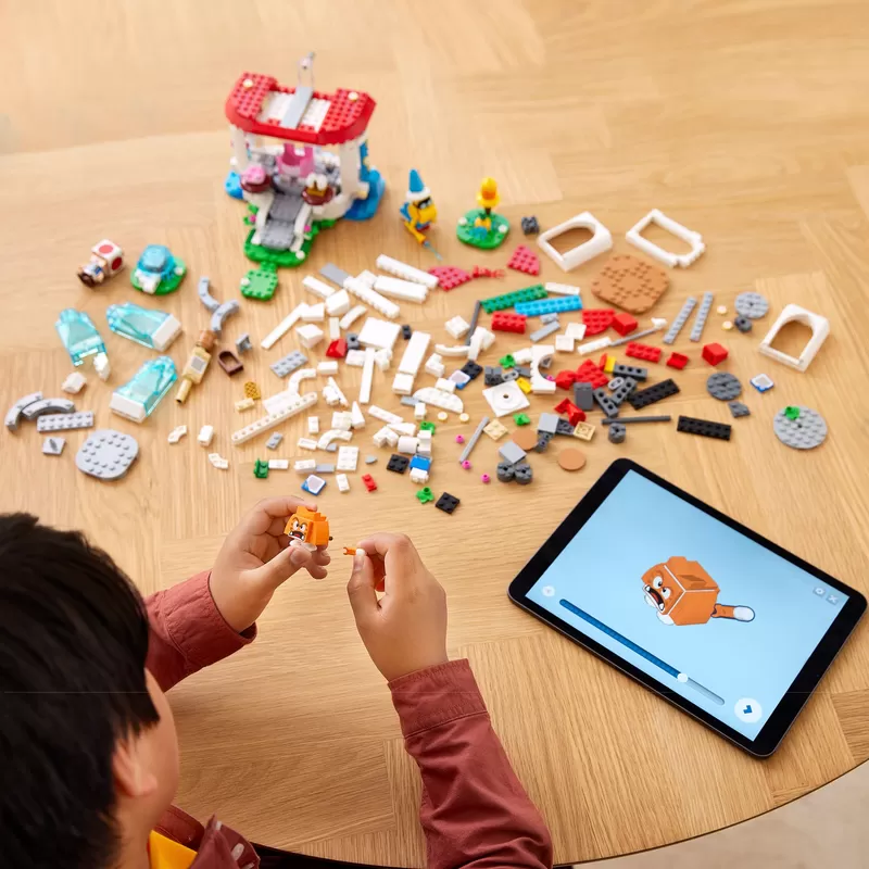 - 71407 SUPER MARIO CAT PEACH SUIT AND FROZEN TOWER EXPANSION SET