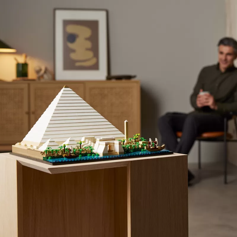 - 21058 ARCHITECTURE GREAT PYRAMID OF GIZA