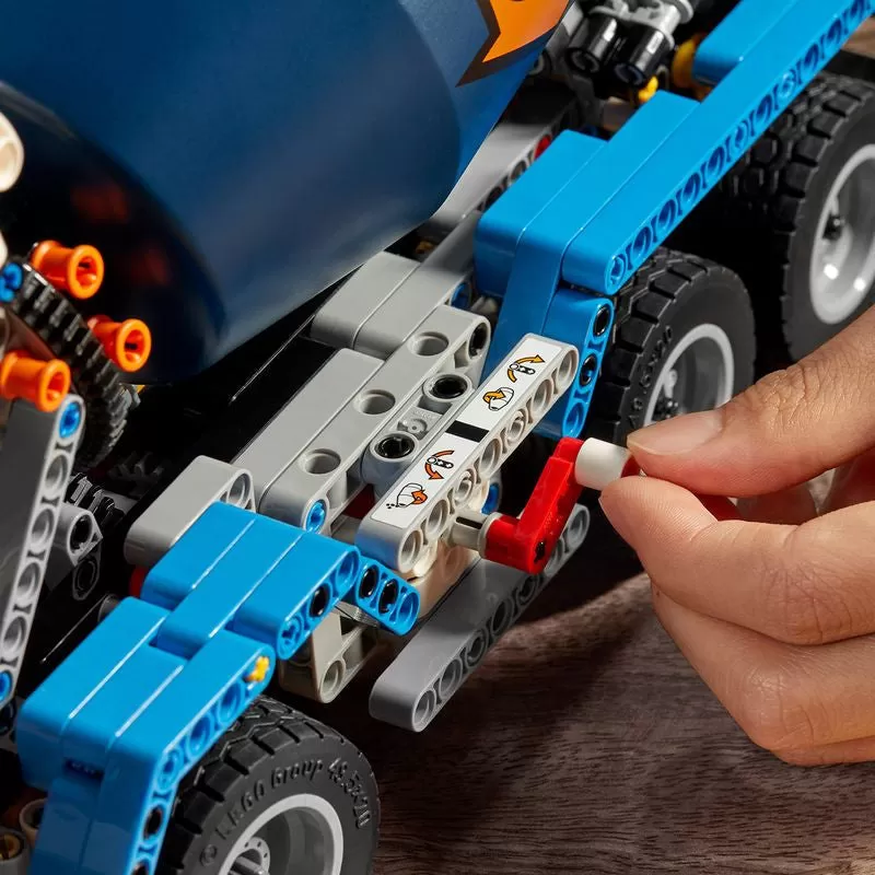 - 42112 TECHNIC CONCRETE MIXER TRUCK