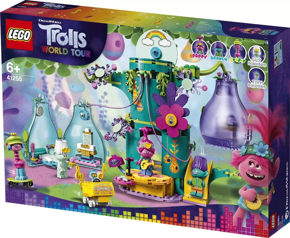 - 41255 TROLLS POP VILLAGE CELEBRATION