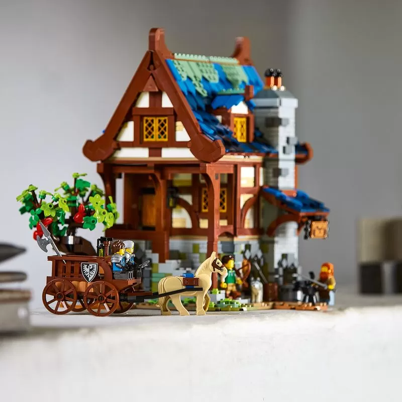 - 21325 - IDEAS MEDIEVAL BLACKSMITH
