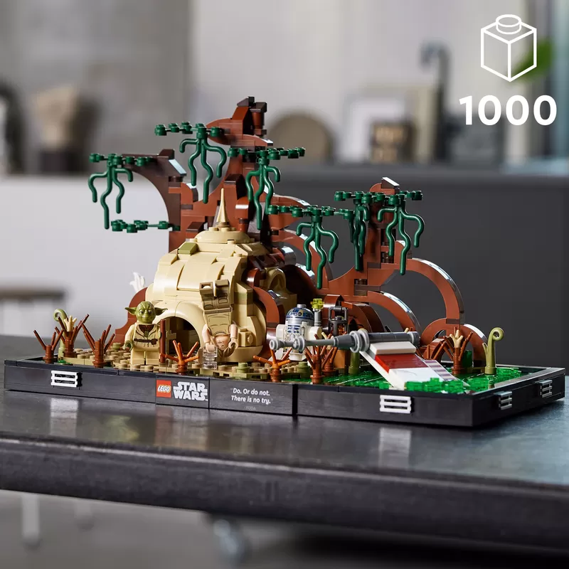 - - DAGOBAH JEDI TRAINING DIORAMA 75330 BUILDING KIT