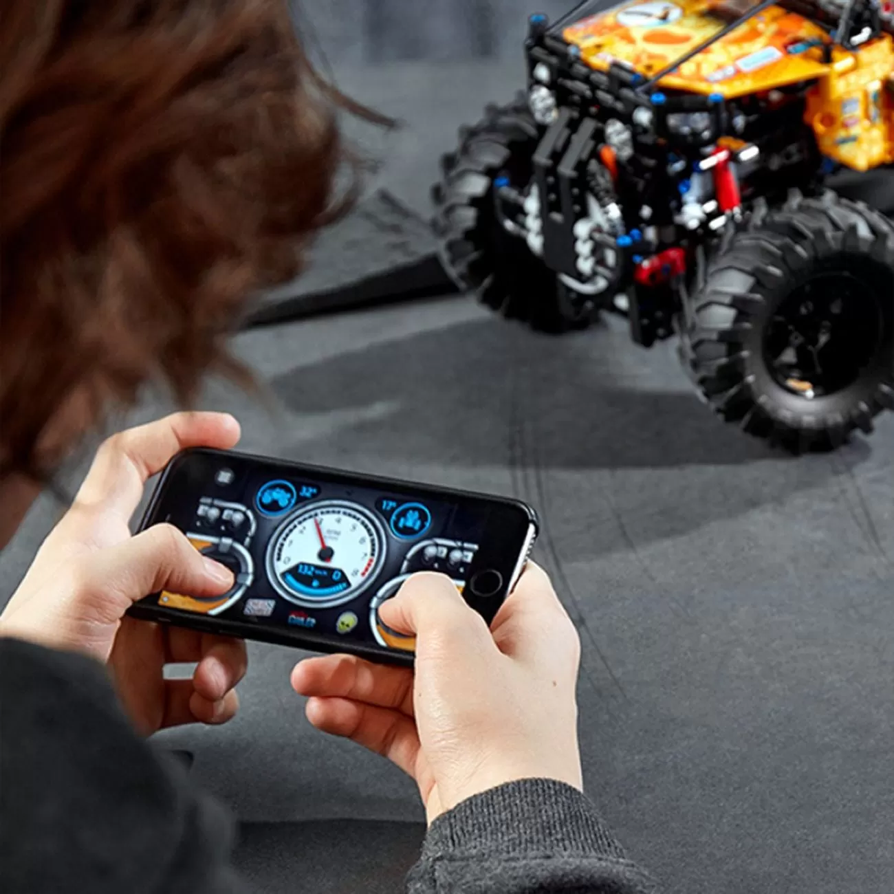- 42099 TECHNIC 4X4 X-TREME OFF ROADER
