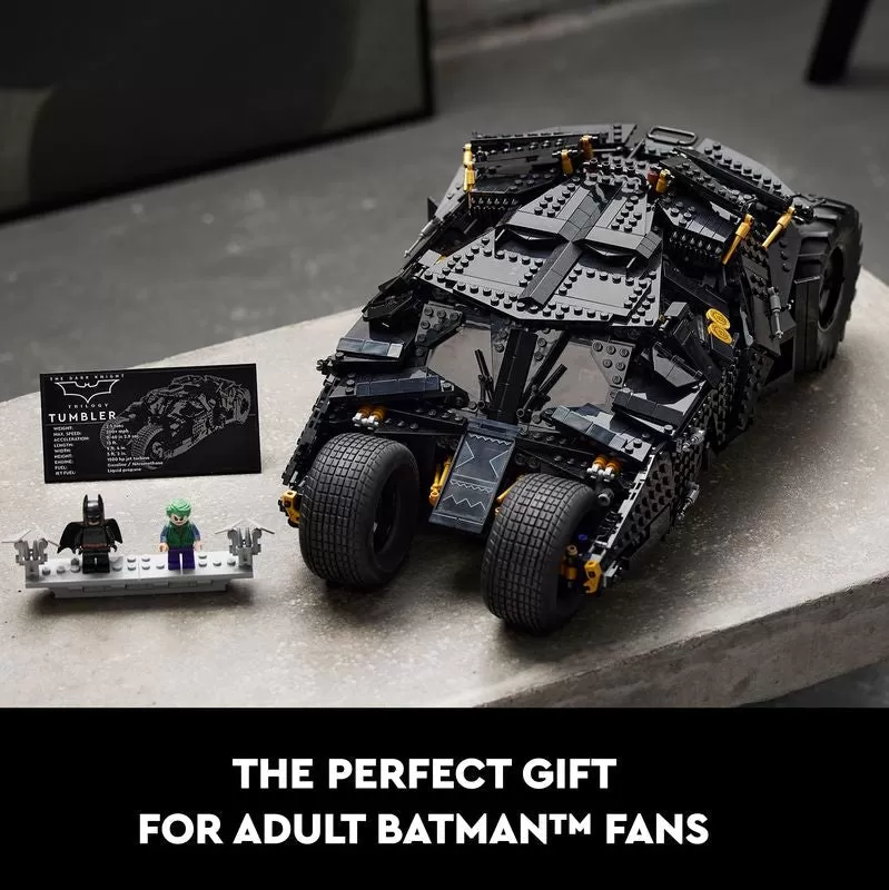 - 76240 SUPER HEROES BATMOBILE TUMBLER