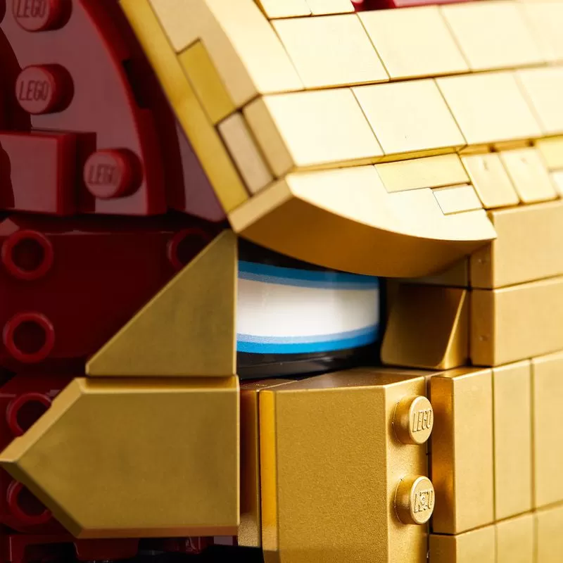 - 76165 MARVEL IRON MAN HELMET