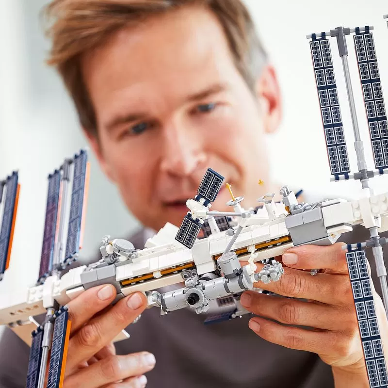 - 21321 IDEAS INTERNATIONAL SPACE STATION