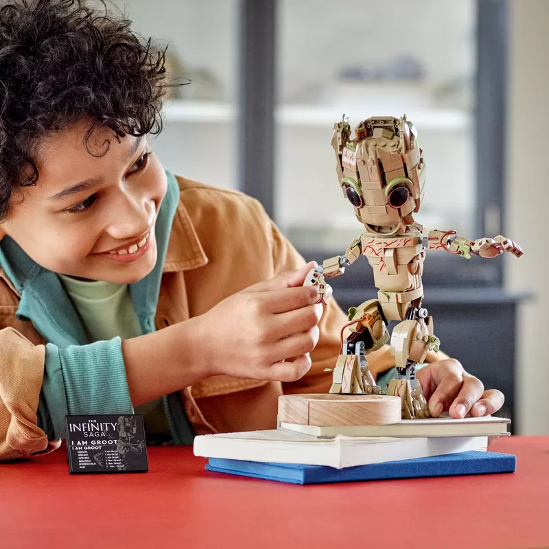 - 76217 SUPER HEROES MARVEL I AM GROOT