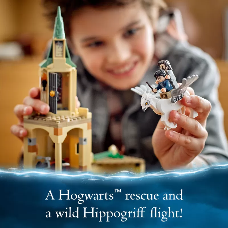 -® 76401 HARRY POTTERTM HOGWARTSTM COURTYARD: SIRIUS’S RESCUE BUILDING KIT