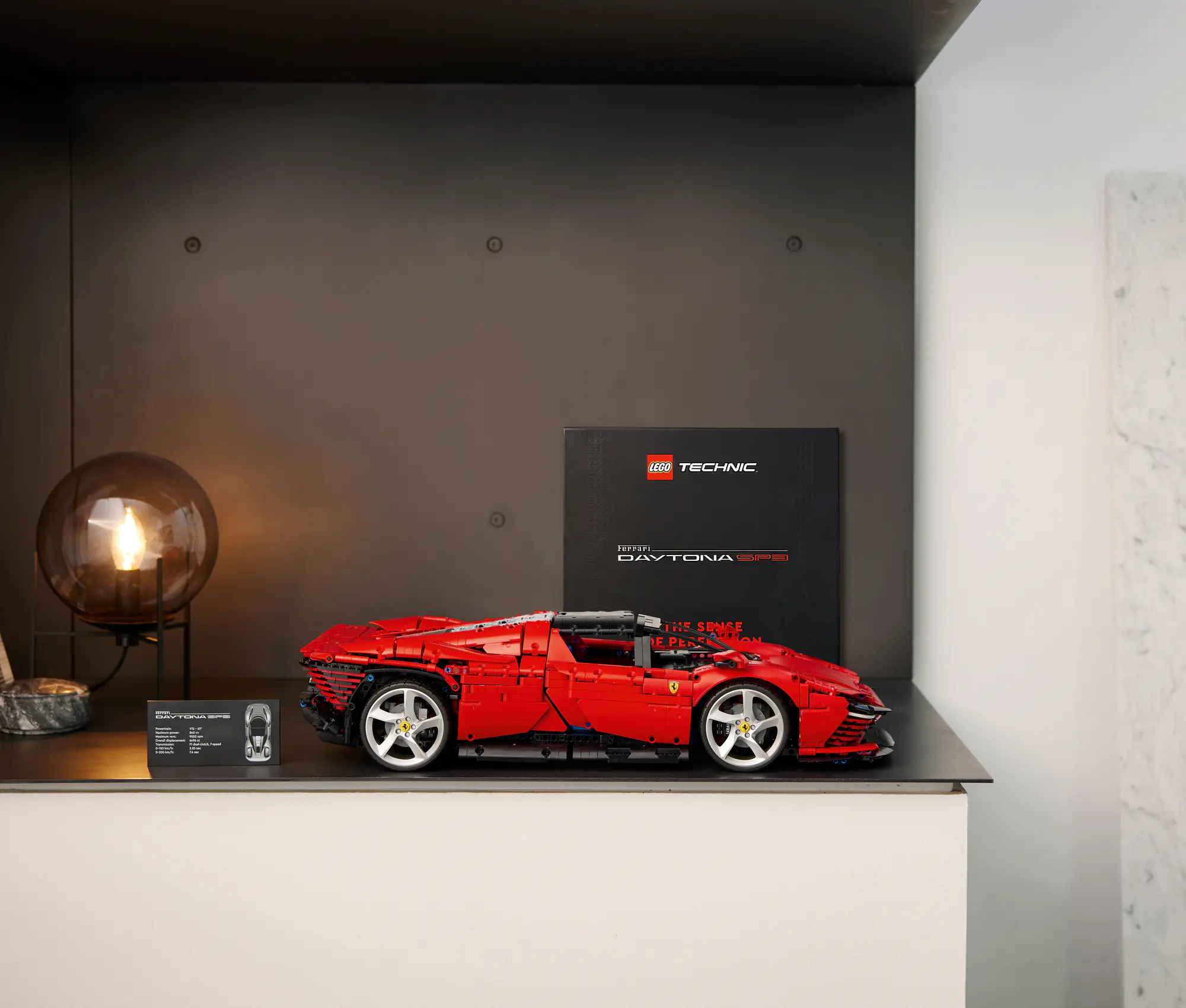 Ferrari Daytona SP3 42143
