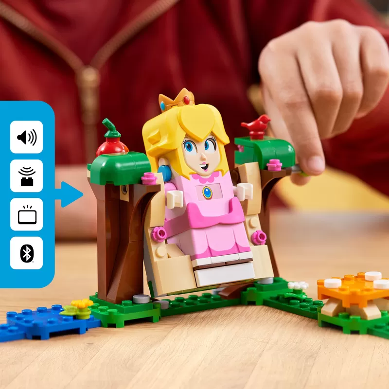 - 71403 SUPER MARIO ADVENTURES WITH PEACH STARTER COURSE