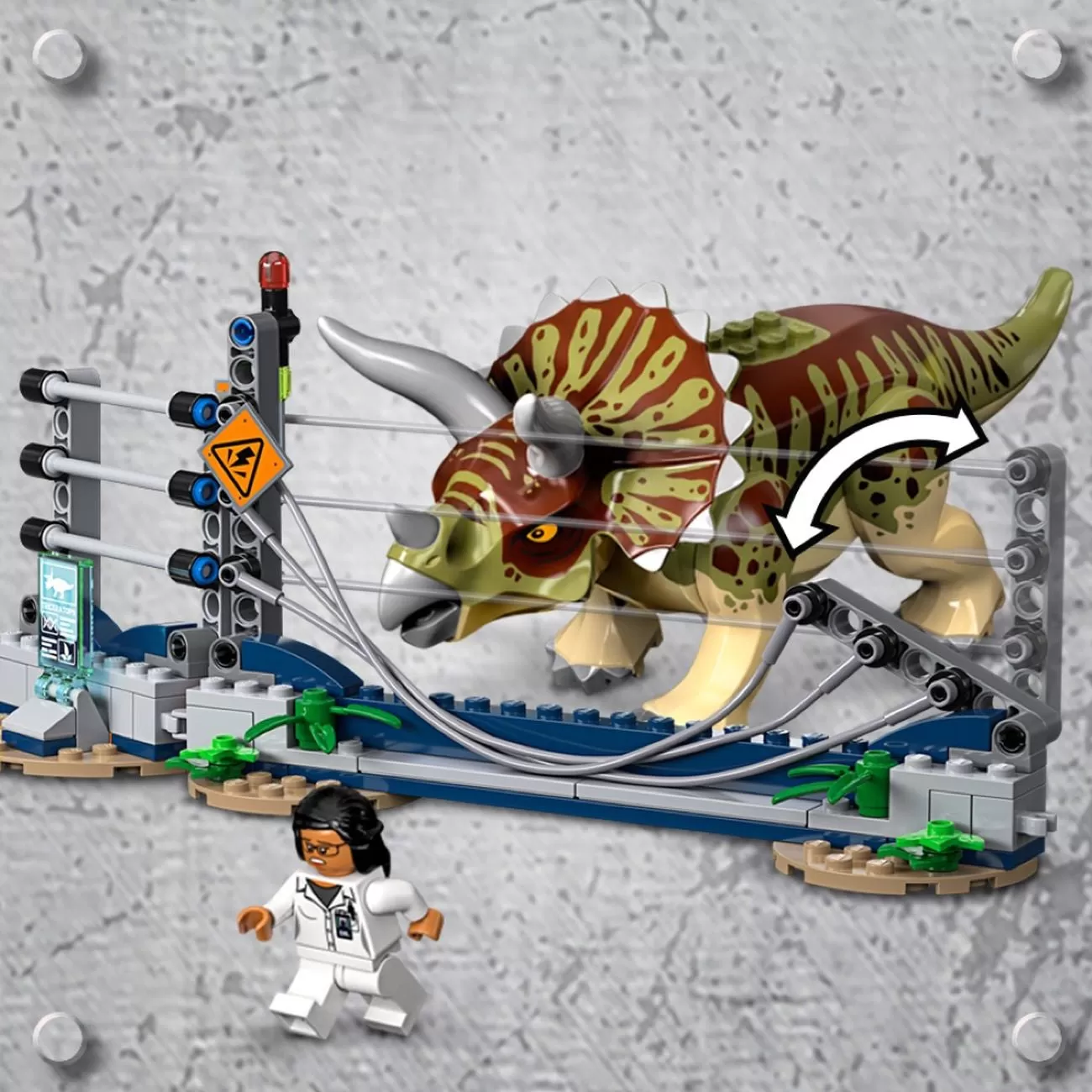 - 75937 JURASSIC WORLD TRICERATOPS RAMPAGE