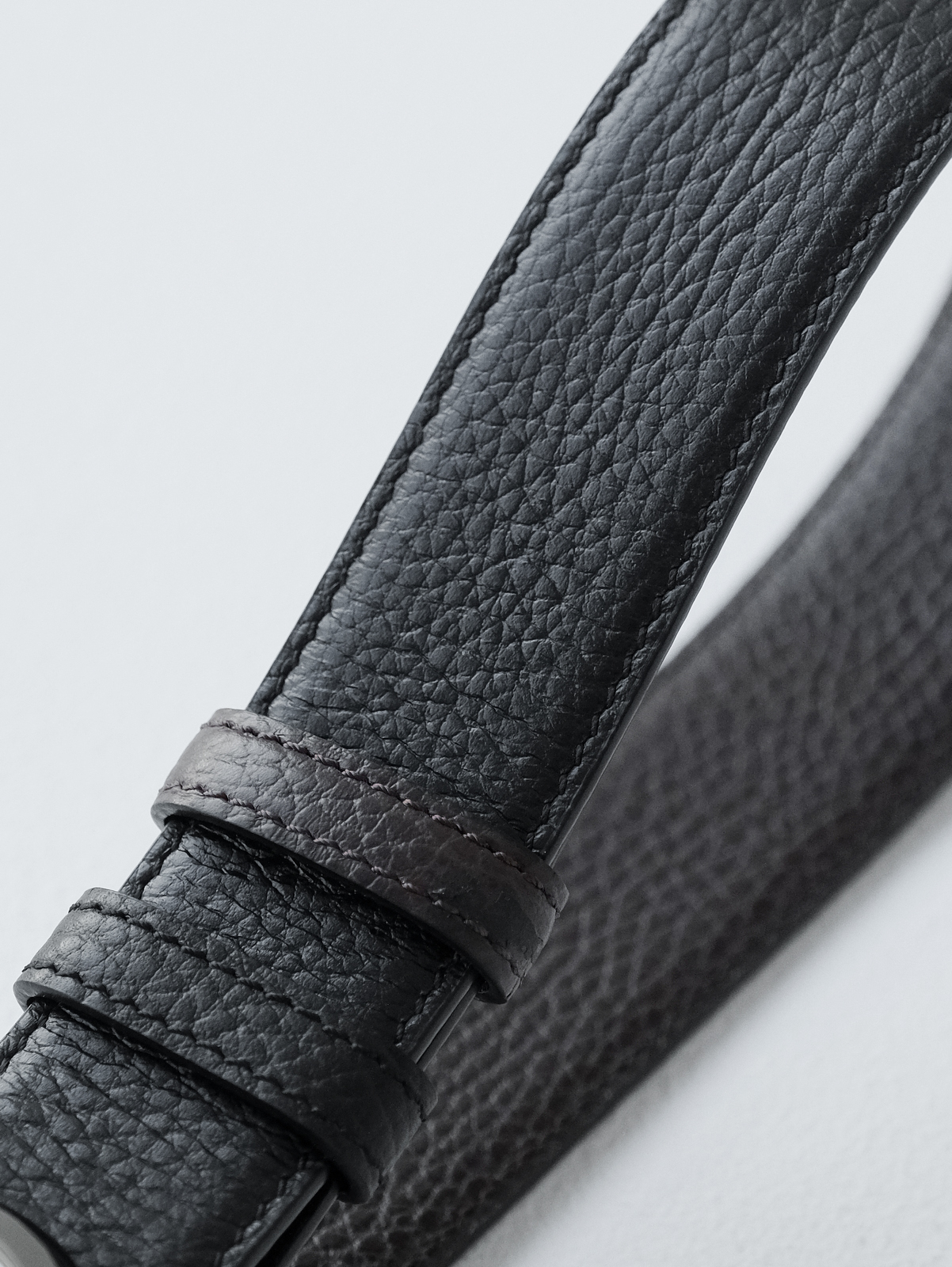 Ferragamo Muliang gun color buckle