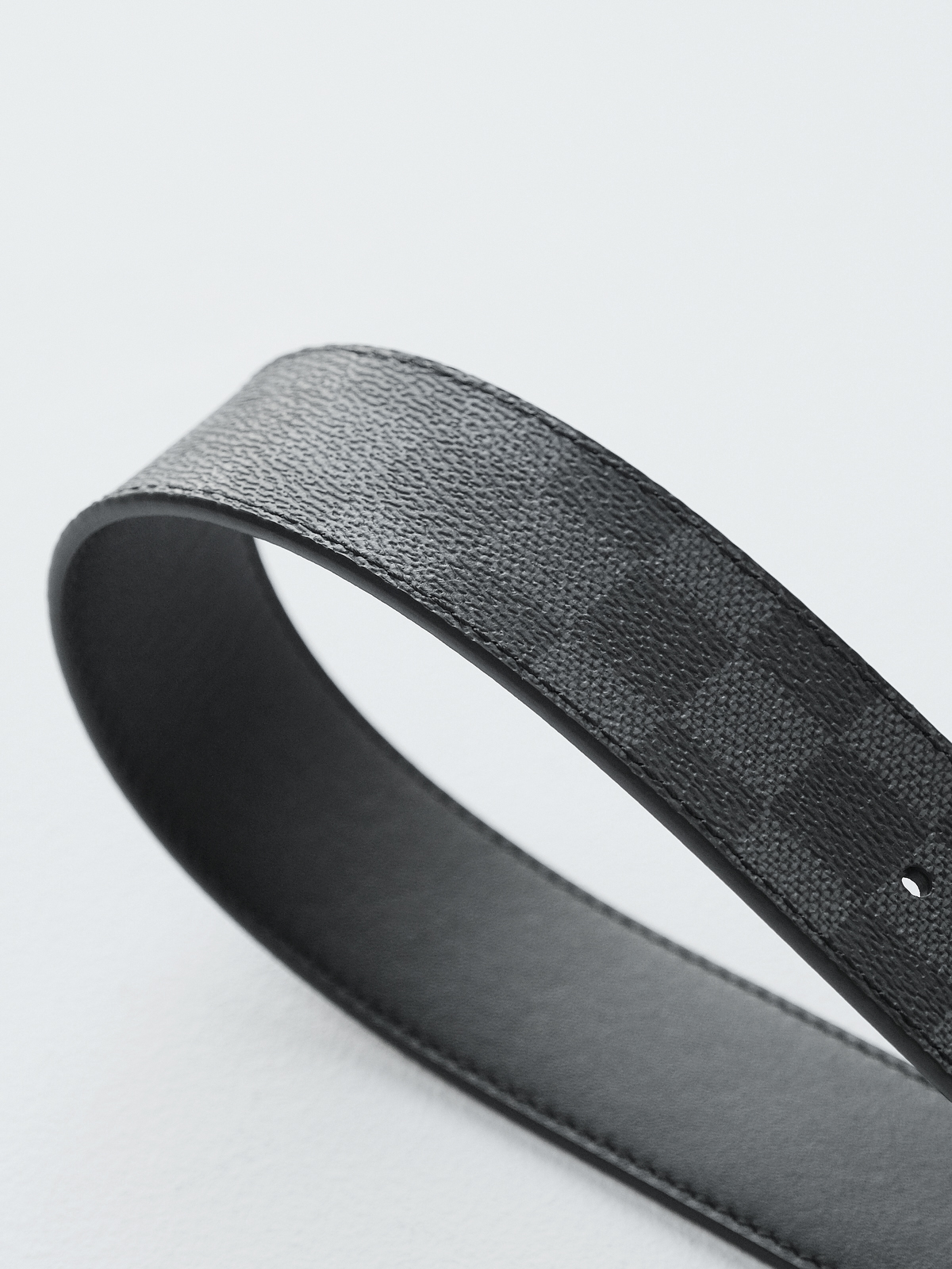 Men's double-sided belt width 4 cm.