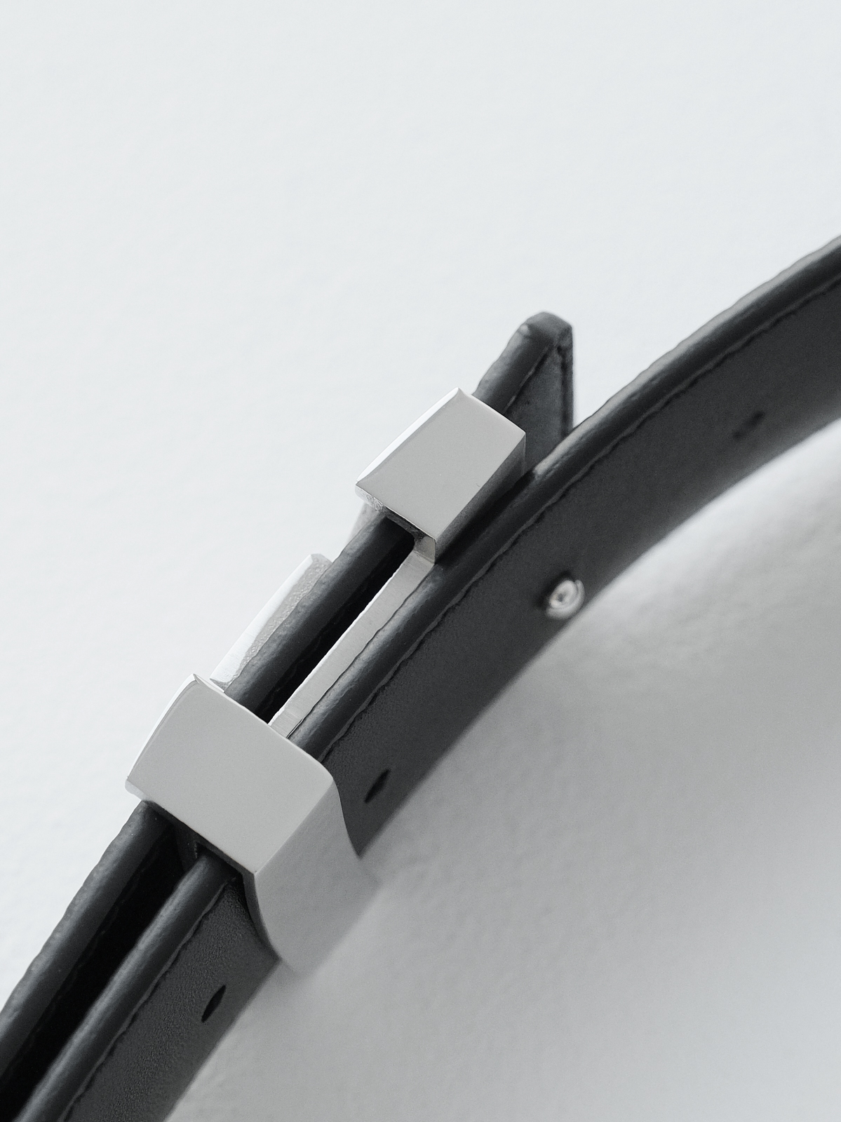 Men's double-sided belt width 4 cm.