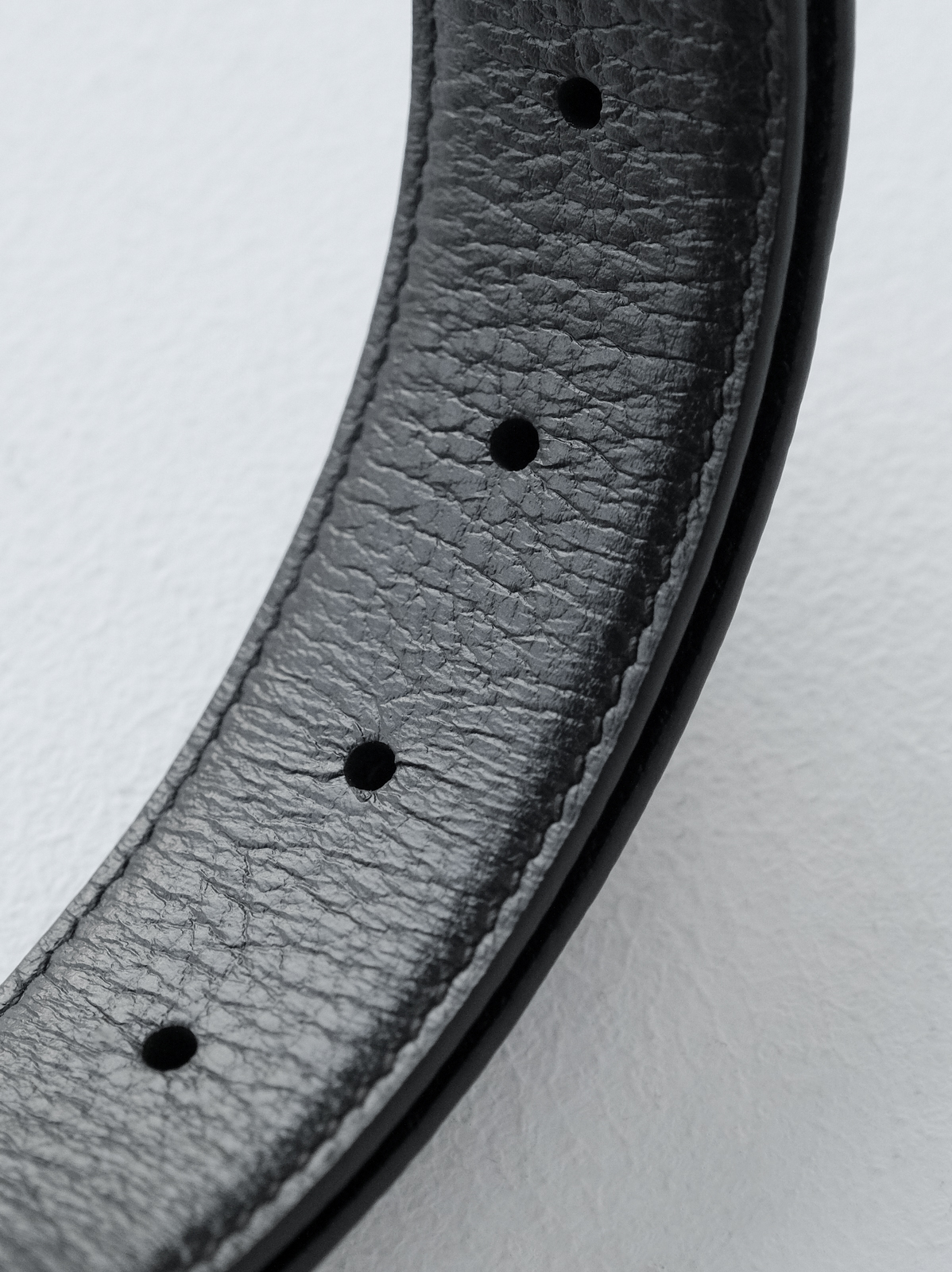 Ferragamo Muliang gun color buckle