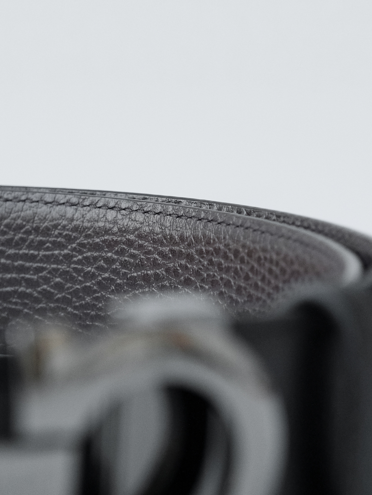 Ferragamo Muliang gun color buckle