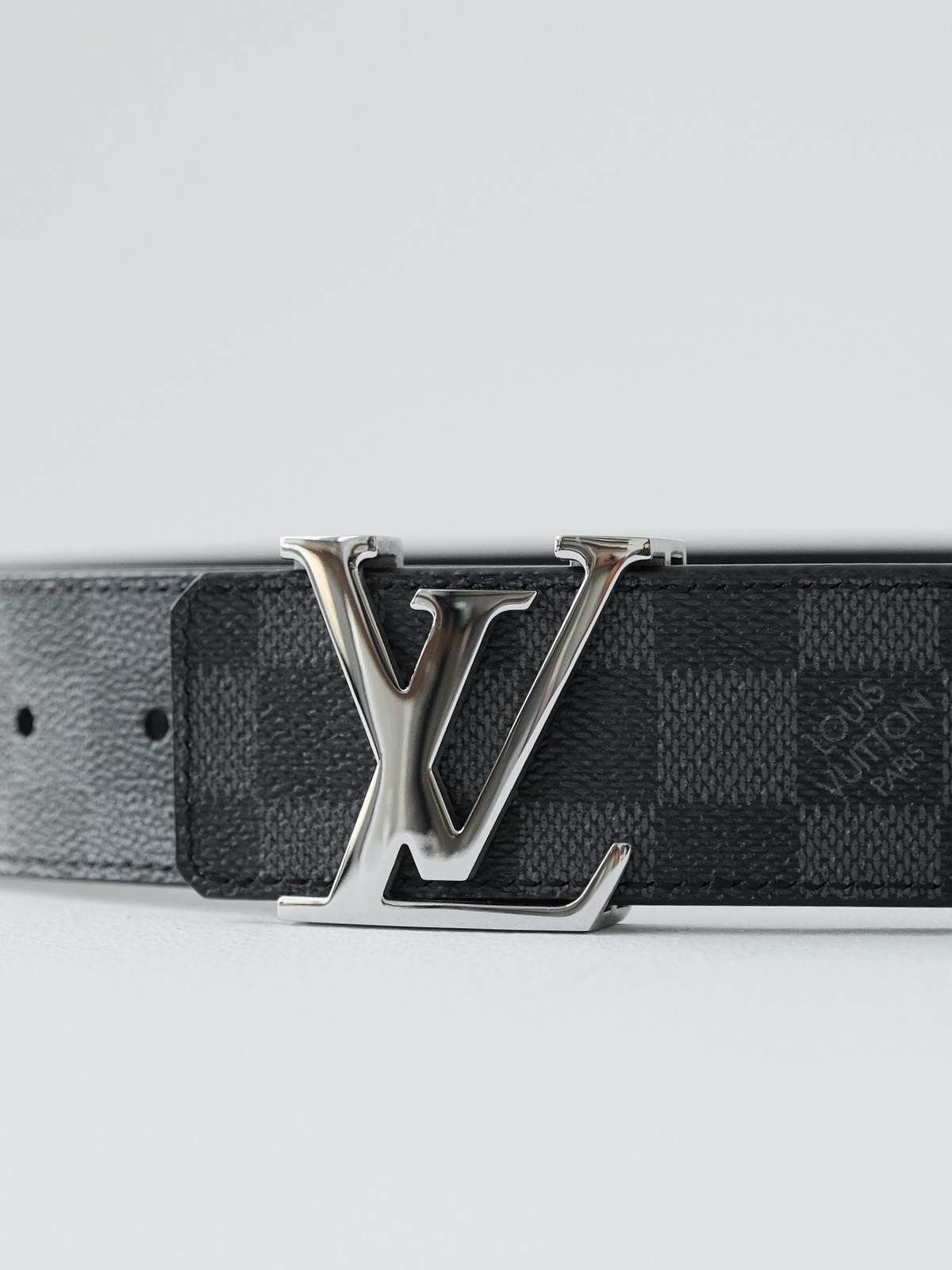 Men's double-sided belt width 4 cm.