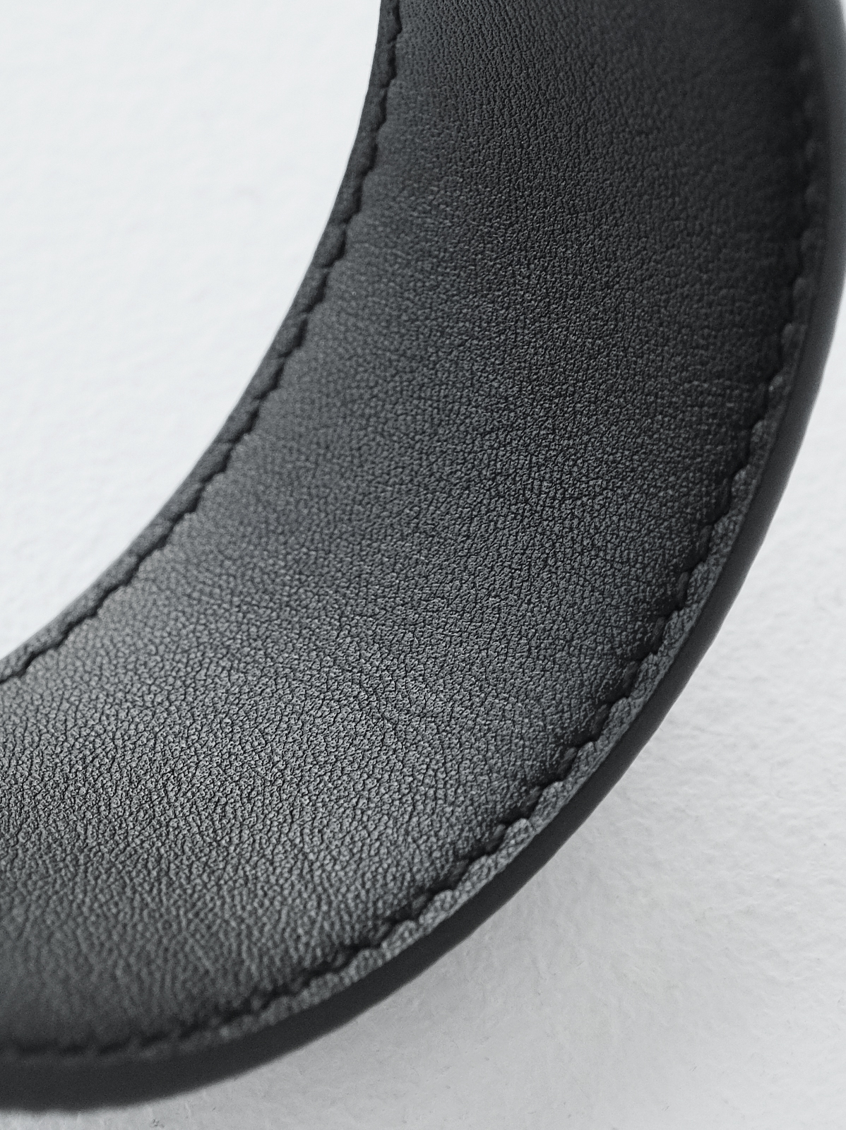 Men's double-sided belt width 4 cm.