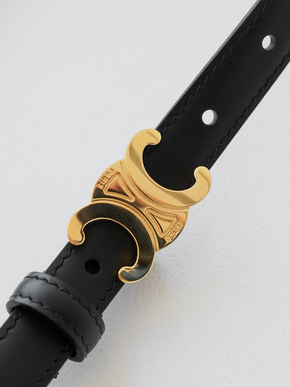 CELIN*ETRIOMPHE Arc de Triomphe cow leather belt with black gold buckle for men and women.