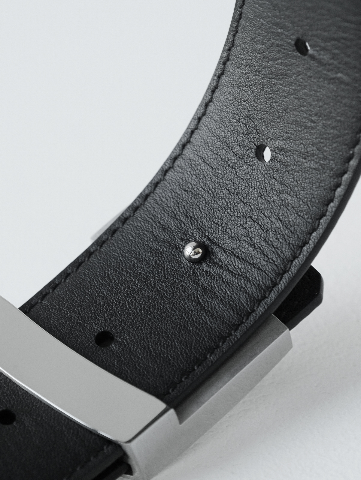 Men's double-sided belt width 4 cm.