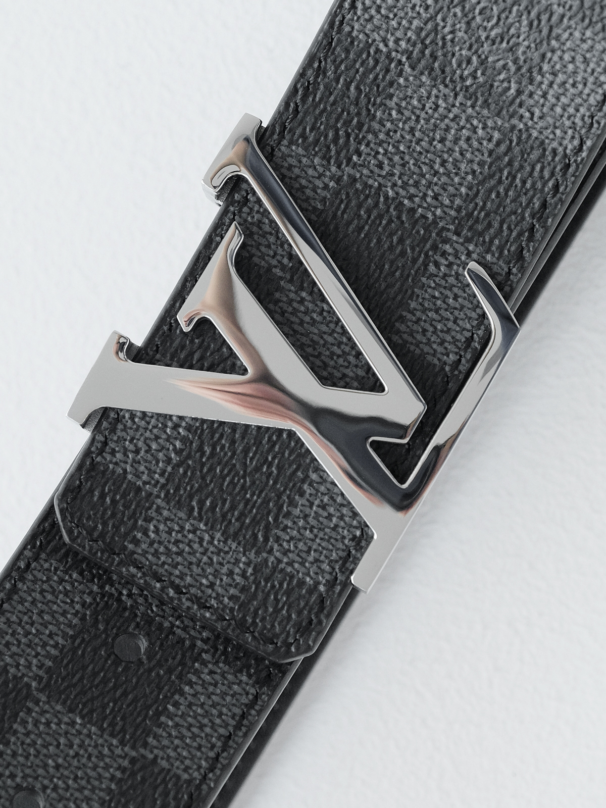 Men's double-sided belt width 4 cm.