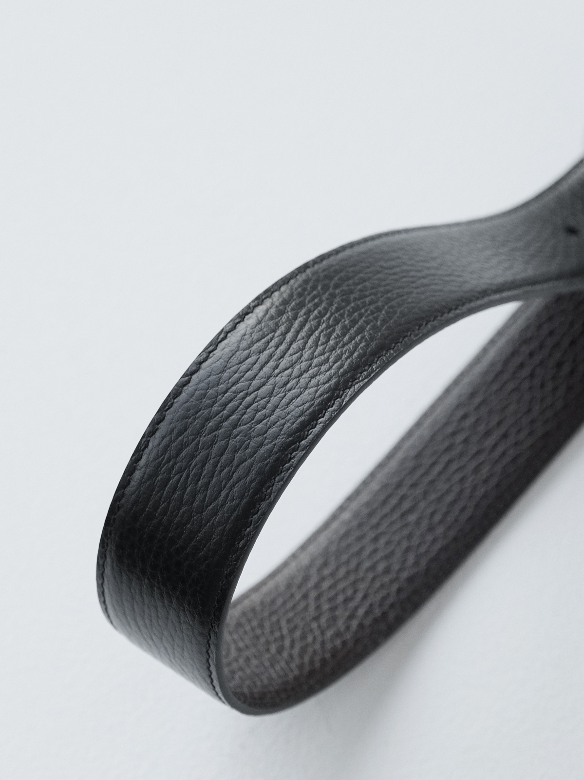 Ferragamo Muliang gun color buckle